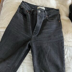 Abercrombie 90s straight ultra high rise 
 Black Jeans